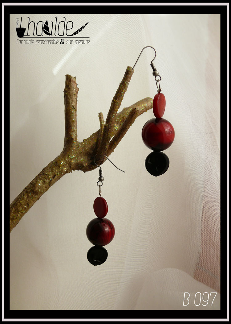 B 097 :: Boucles nacre rouge & noir