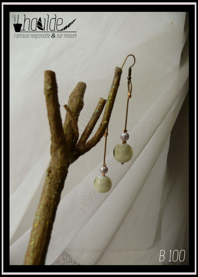 B 200 :: Boucles longues blanches – Image 3
