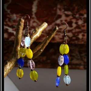Boucles d'oreilles perles en verre multicolores ovales plates montées sur crochet acier