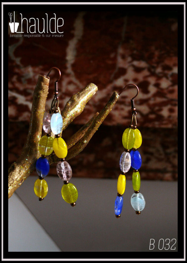 Boucles d'oreilles perles en verre multicolores ovales plates montées sur crochet acier