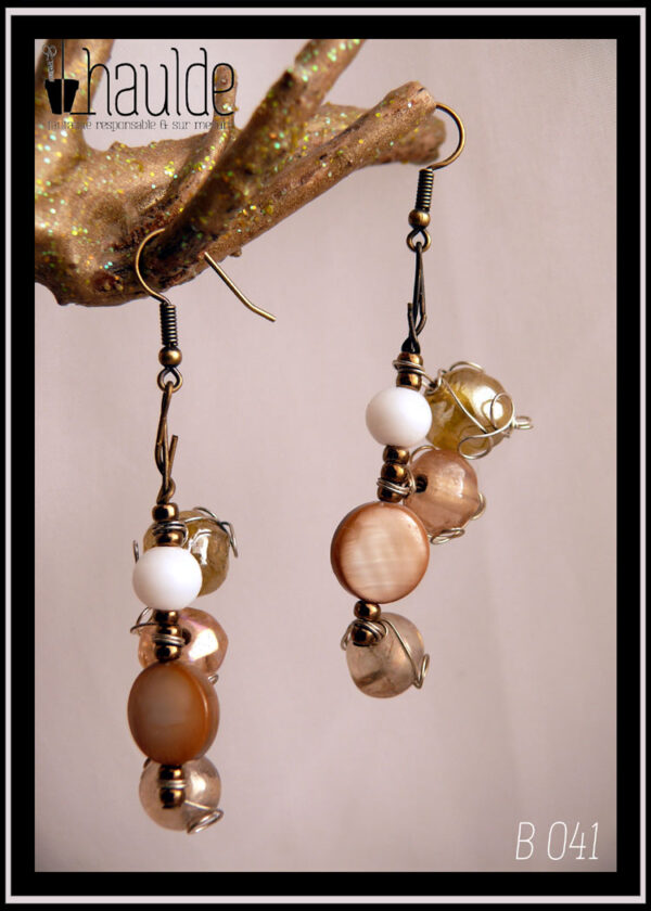 boucles d'oreilles perles mobiles en verre rosées, jaune irisé et blanc