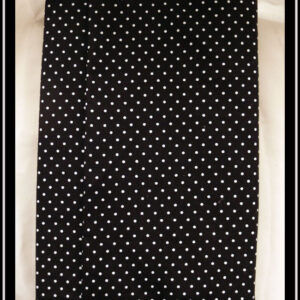 Protège livre en tissu noir à petits pois blancs Vu fermé